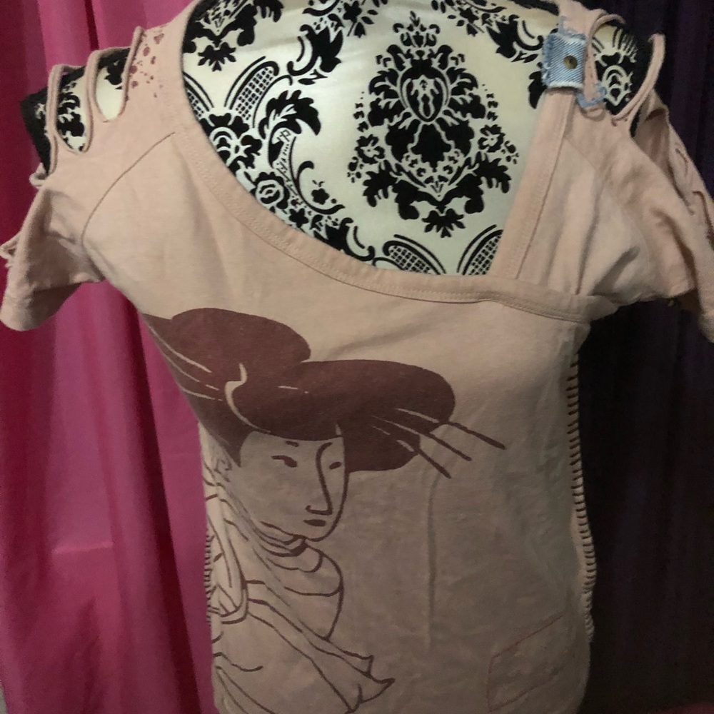 Geisha Style Distressed Shirt Size L